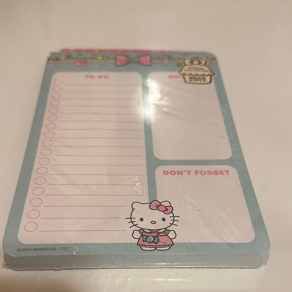 Hello Kitty Blue and Pink Notepad Set - Picture 2 of 6